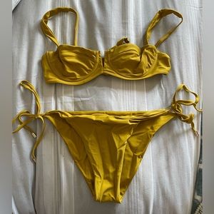 Monday swimwear clovenlly set